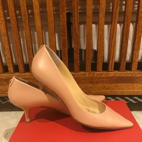 Ivan Trump Pump - Picture 2 of 6